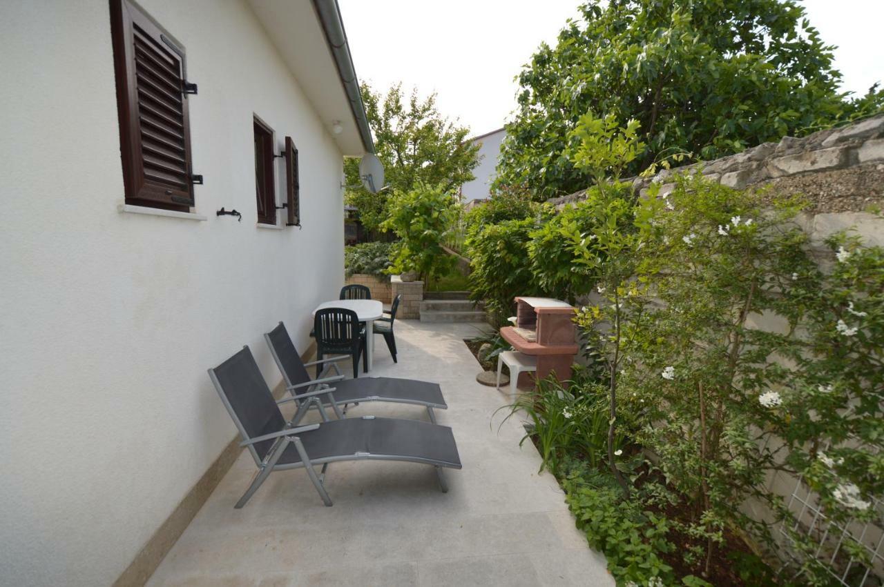 Apartment "Monte" พูลา ภายนอก รูปภาพ